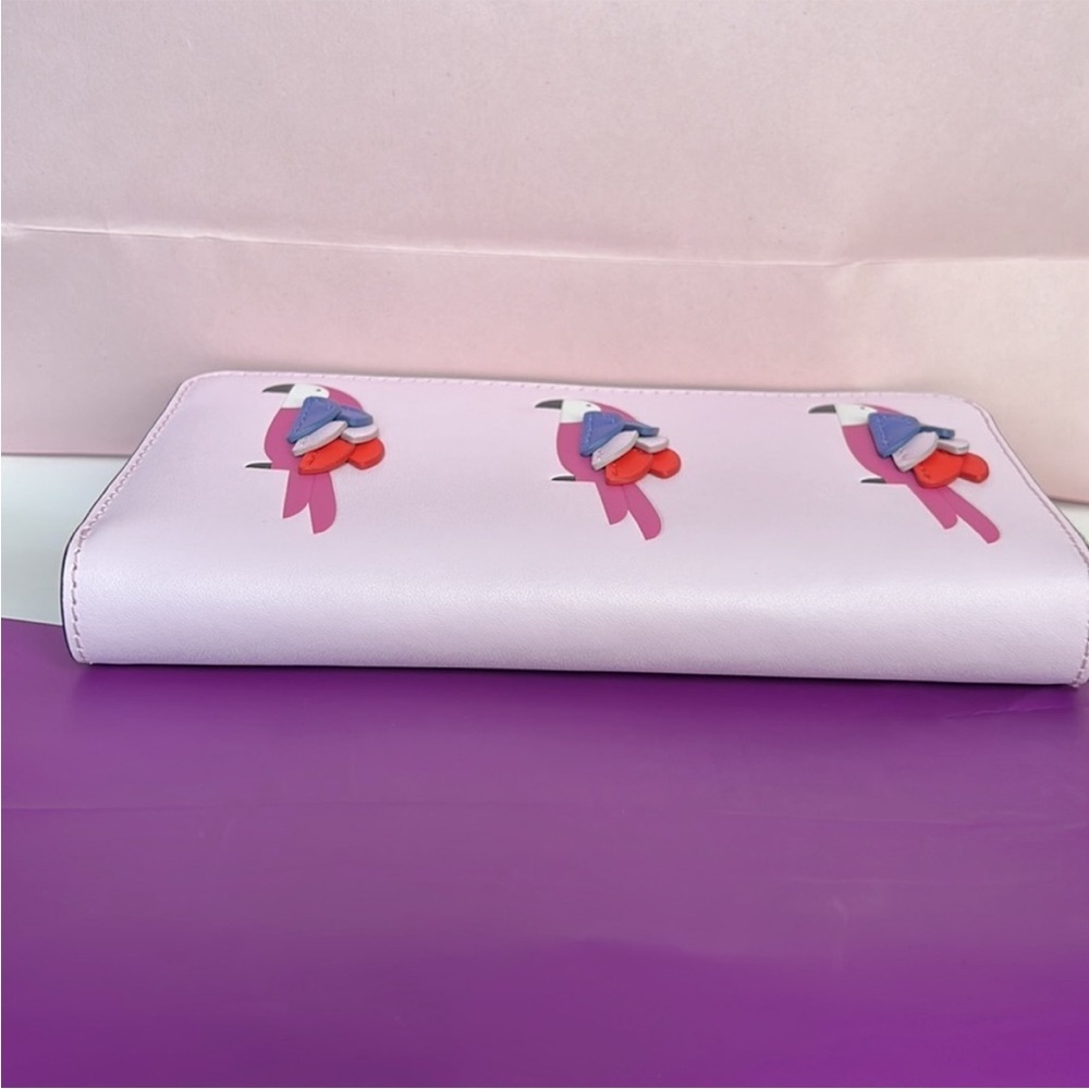 Kate Spade Flock party parrot continental walle